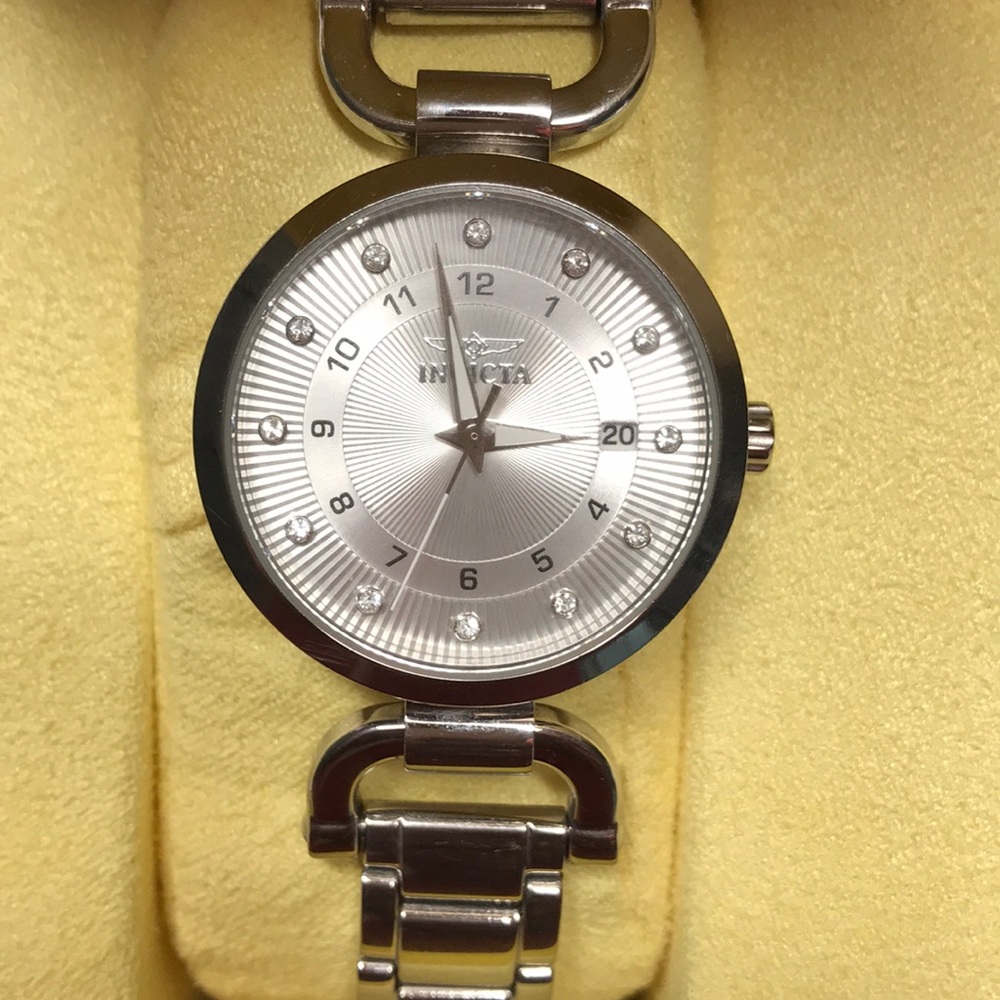 nvicta Watch